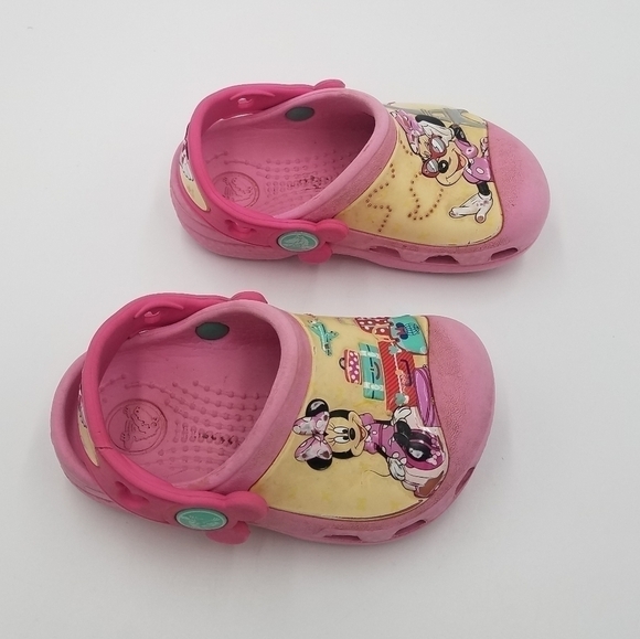 Crocs Disney Minnie Mouse Airplane Sunglasses Travel Sandal Clog 4T 5T - Picture 3 of 8